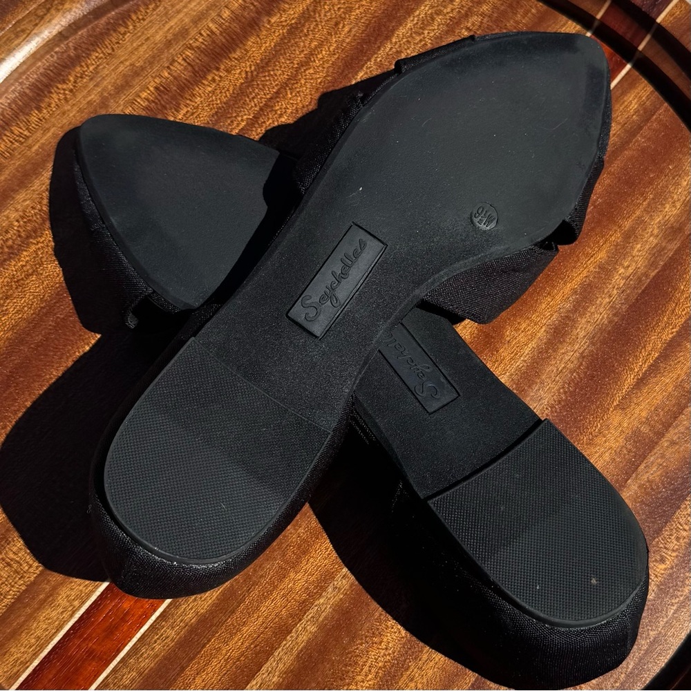 Point Toe Flats Seychelles  Black Size 9.5 With Memory Foam Sole - Picture 3 of 8